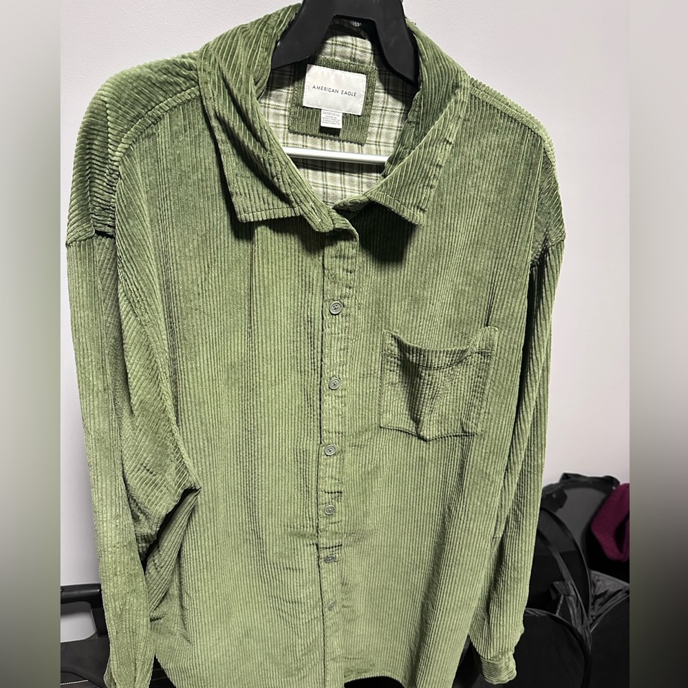 FINAL PRICE 🖤AMERICAN EAGLE CORDUROY BUTTON UP